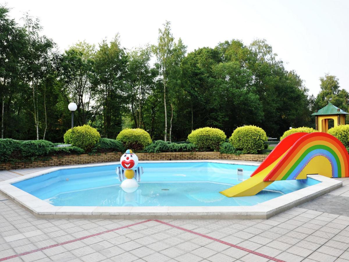 Spacious Home With A Fireplace At 3 Km From Baarle-Nassau Εξωτερικό φωτογραφία